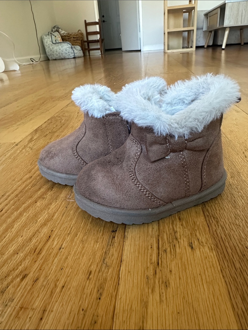 Toddler boots size 4 wonder nation with bow